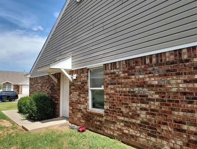 Photo 4 — 1108 Brandywine 1 & 2, Norman, OK 73071