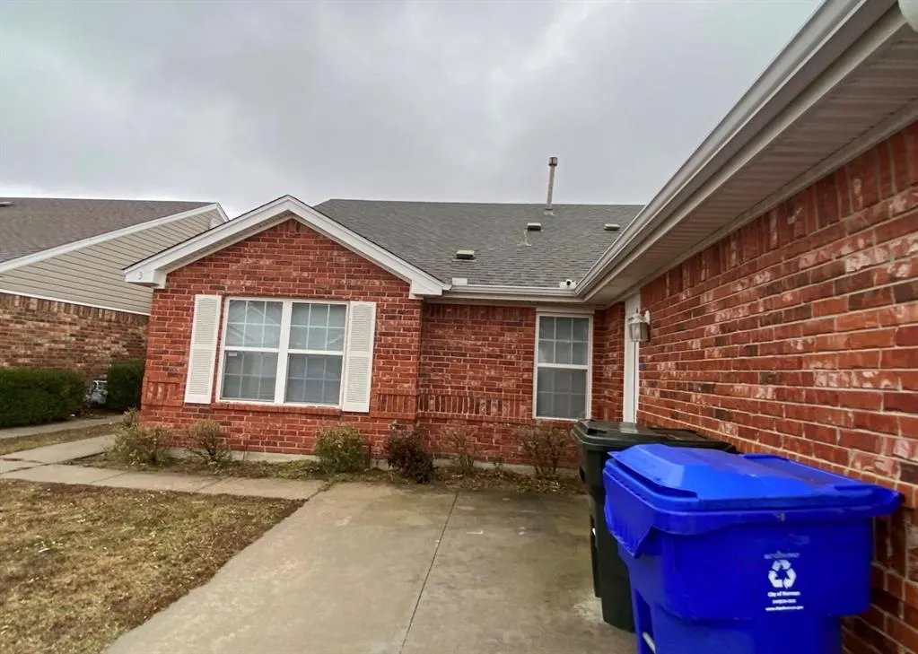 Front exterior — 1108 Brandywine 3 & 4, Norman, OK 73071