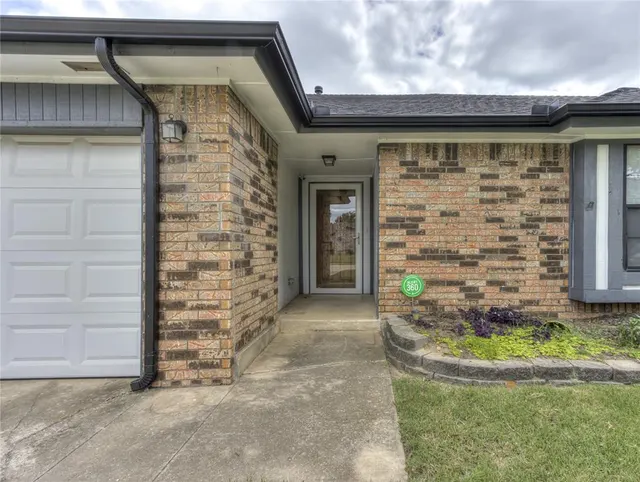 Photo 3 — 10508 Songbird Lane, Midwest City, OK 73130