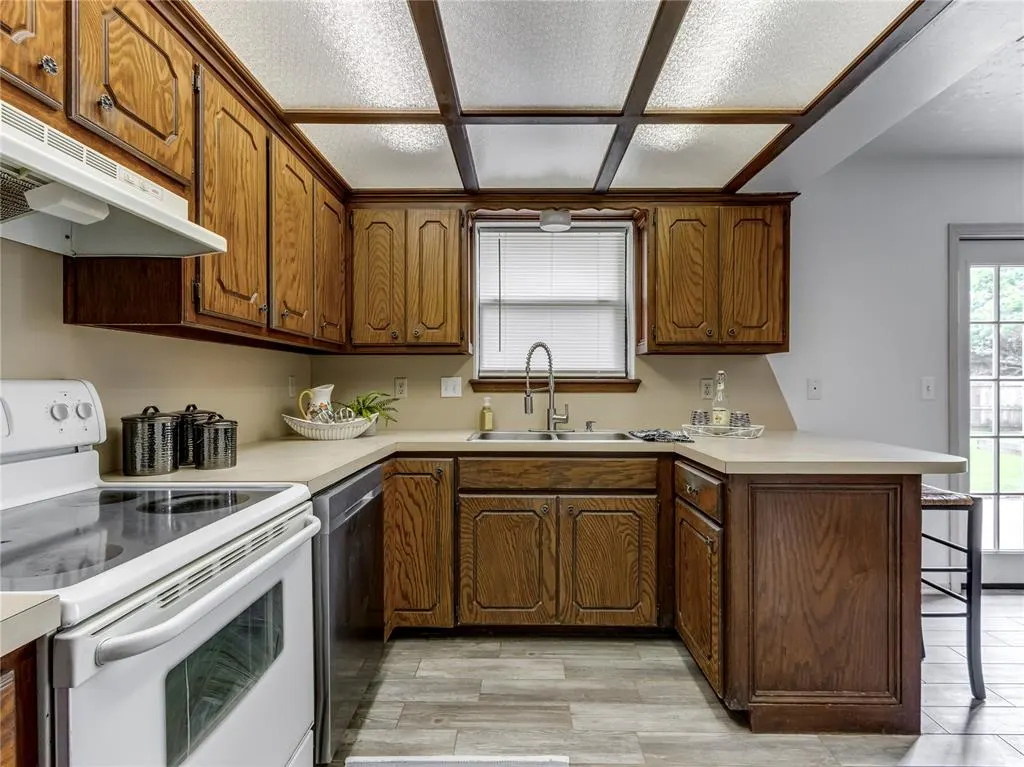 Photo 9 — 10508 Songbird Lane, Midwest City, OK 73130