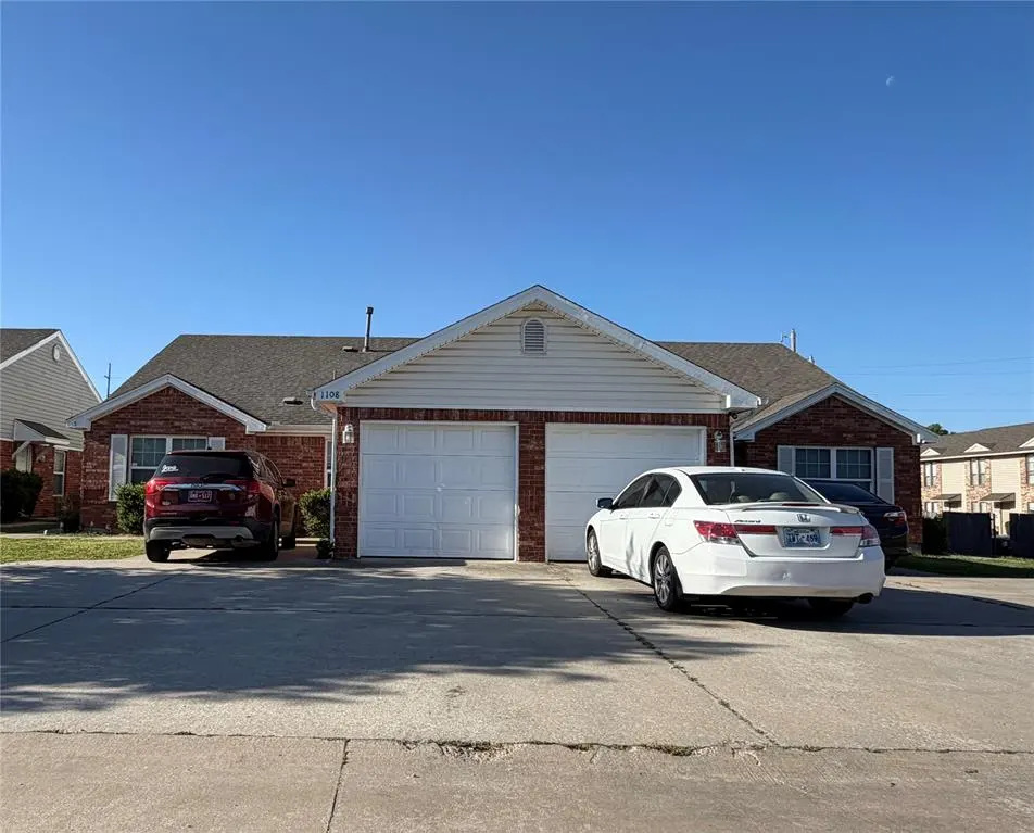 Front exterior — 1108 Brandywine 5 & 6, Norman, OK 73071