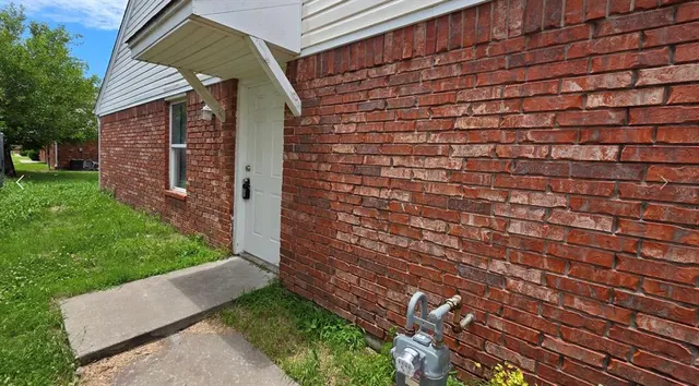 Photo 2 — 1108 Brandywine 5 & 6, Norman, OK 73071