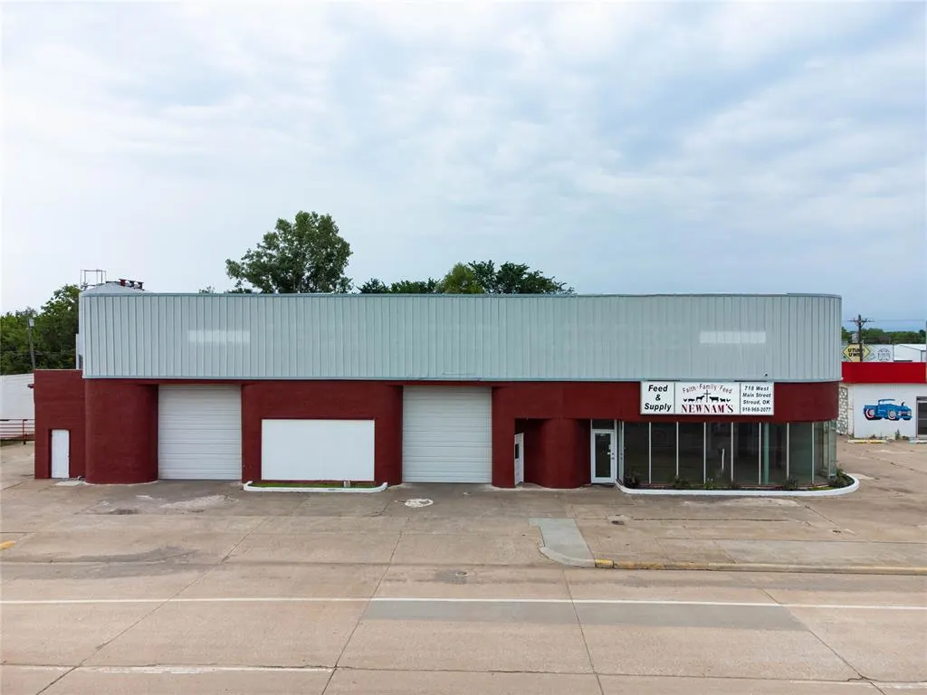 Photo 3 — 718 W Main Street, Stroud, OK 74079