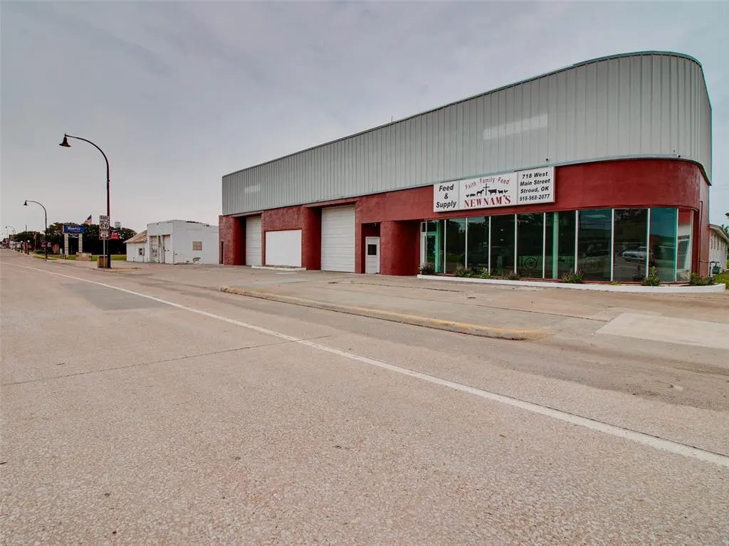 Photo 7 — 718 W Main Street, Stroud, OK 74079