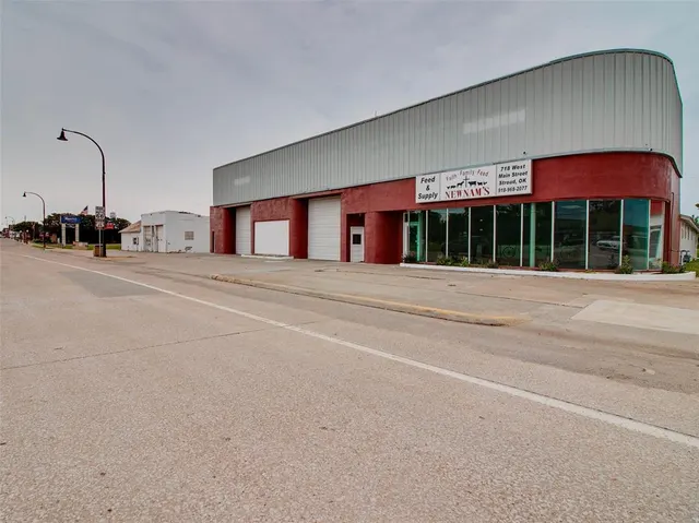 Photo 7 — 718 W Main Street, Stroud, OK 74079