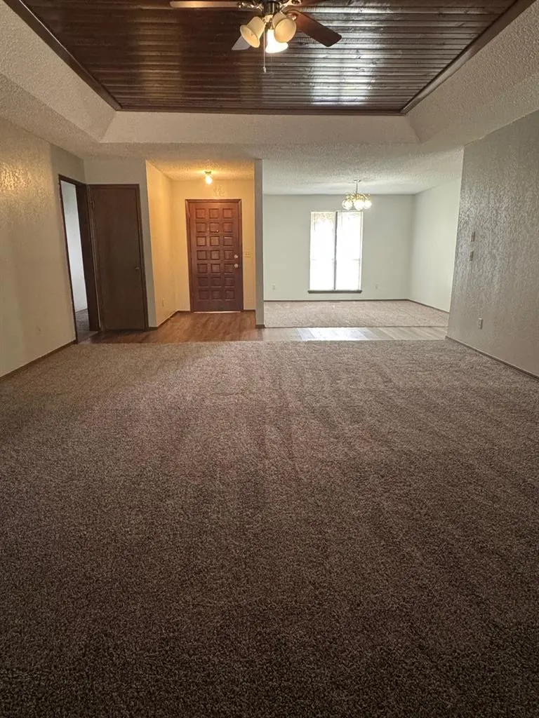 Photo 3 — 10501 Cecilia Drive, Oklahoma City, OK 73162