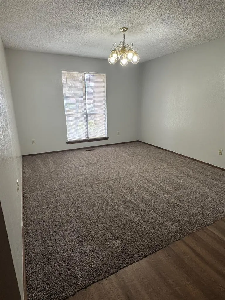 Photo 5 — 10501 Cecilia Drive, Oklahoma City, OK 73162