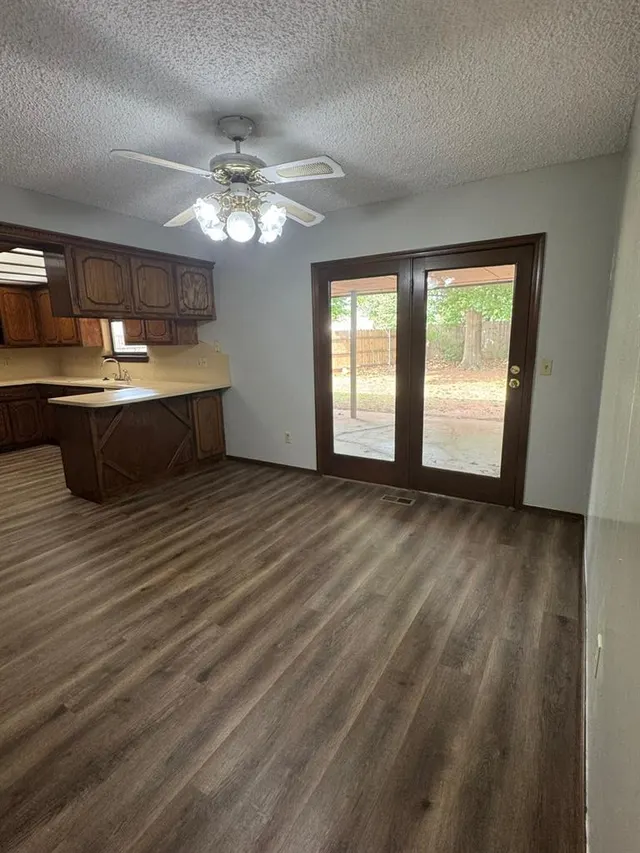 Photo 8 — 10501 Cecilia Drive, Oklahoma City, OK 73162