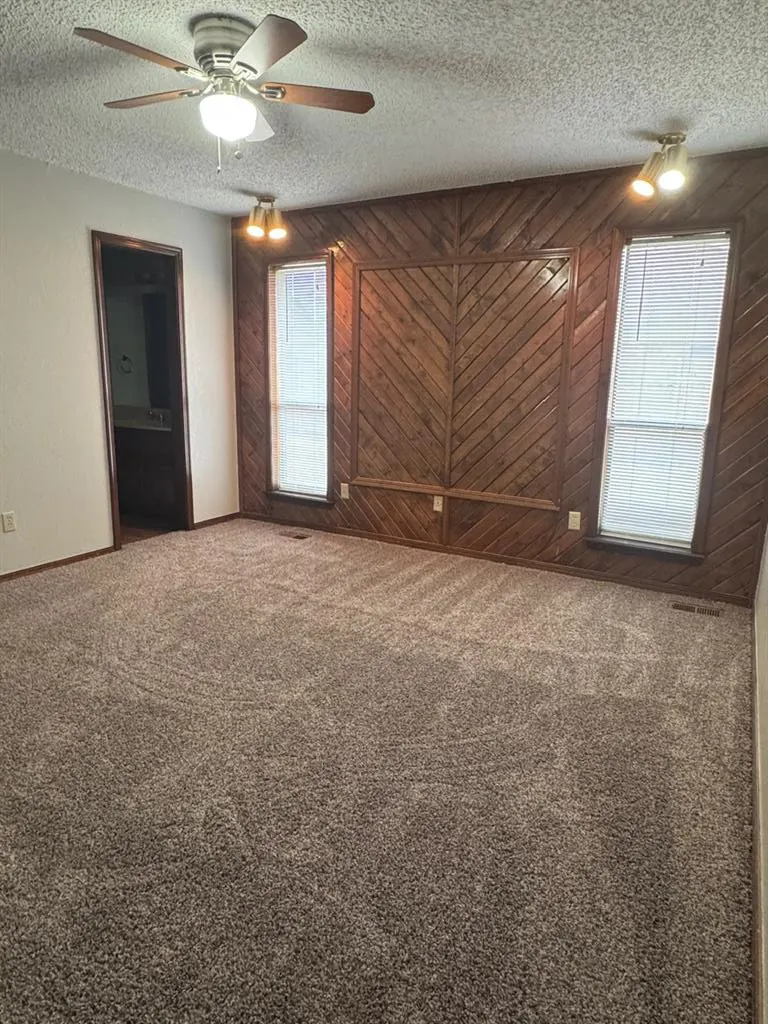 Photo 9 — 10501 Cecilia Drive, Oklahoma City, OK 73162