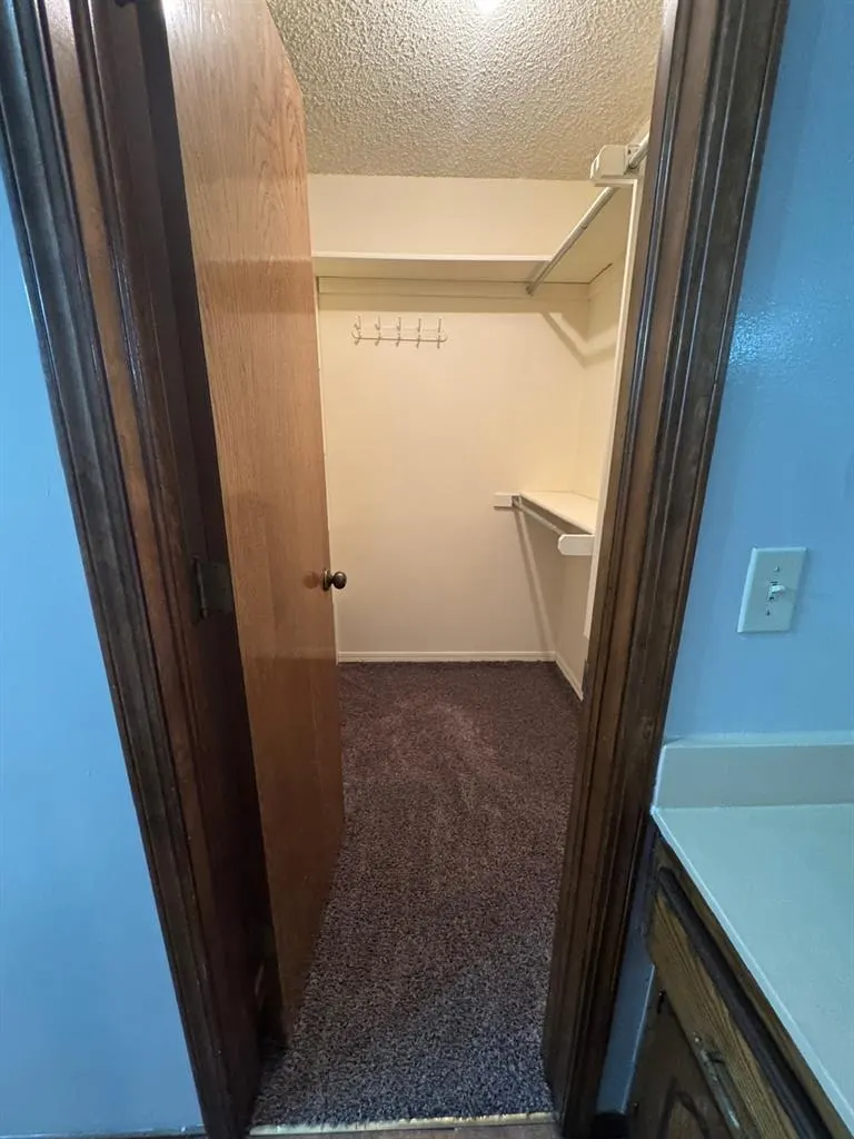 Photo 14 — 10501 Cecilia Drive, Oklahoma City, OK 73162