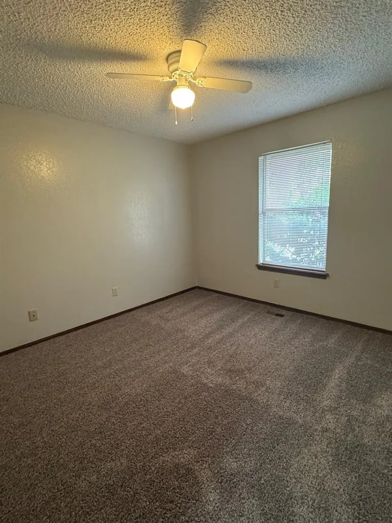 Photo 17 — 10501 Cecilia Drive, Oklahoma City, OK 73162