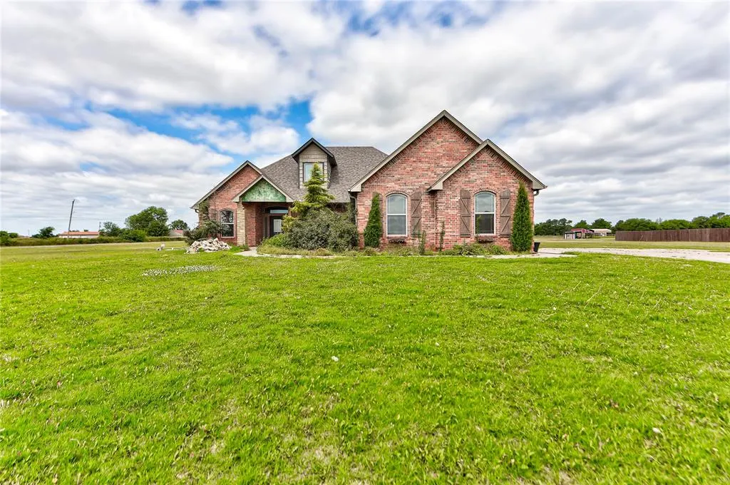 Front exterior — 2957 Farm Drive, El Reno, OK 73036