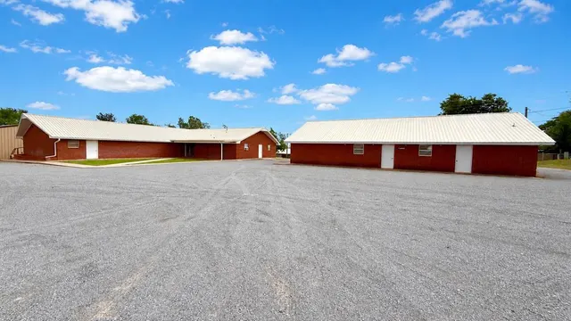 Front exterior — 610 S Church Center, Eakly, OK 73033