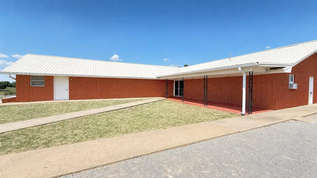 Photo 3 — 610 S Church Center, Eakly, OK 73033