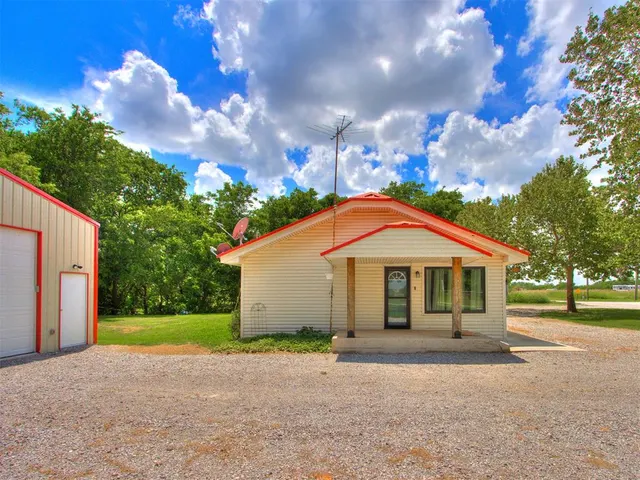 Photo 3 — 20478 260th Street, Washington, OK 73093