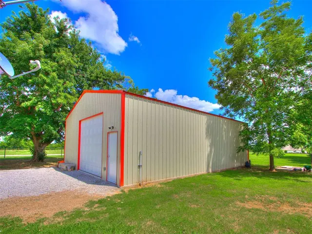 Photo 8 — 20478 260th Street, Washington, OK 73093