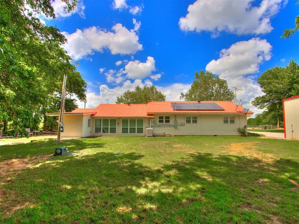 Photo 12 — 20478 260th Street, Washington, OK 73093