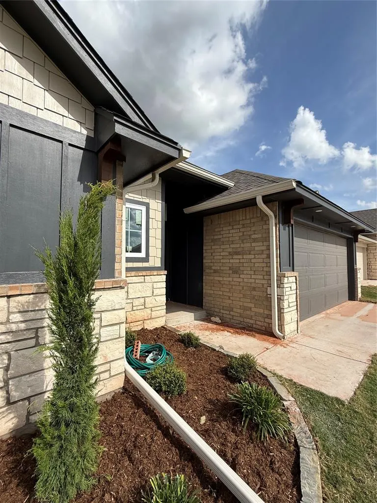 Photo 3 — 1312 Colonial Avenue, Tuttle, OK 73089
