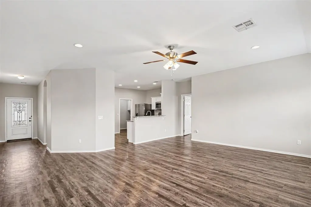 Photo 2 — 804 Hallow Oak Court, Midwest City, OK 73130