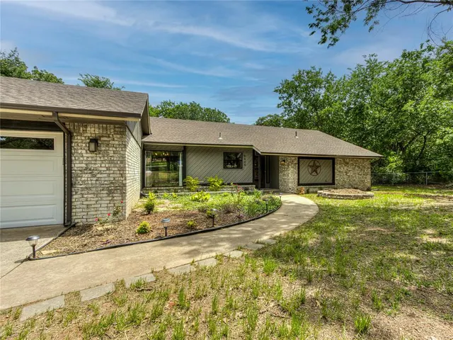 Photo 4 — 9404 Red Oak Lane, Edmond, OK 73034