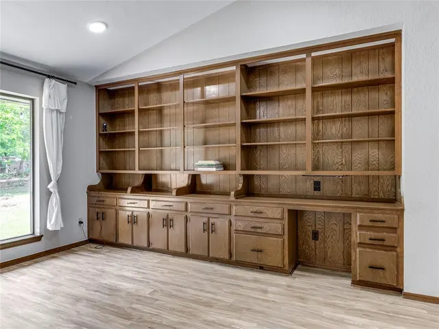 Photo 8 — 9404 Red Oak Lane, Edmond, OK 73034