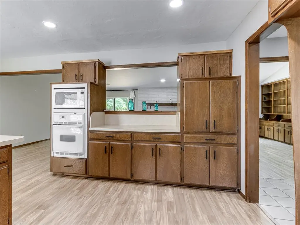 Photo 17 — 9404 Red Oak Lane, Edmond, OK 73034