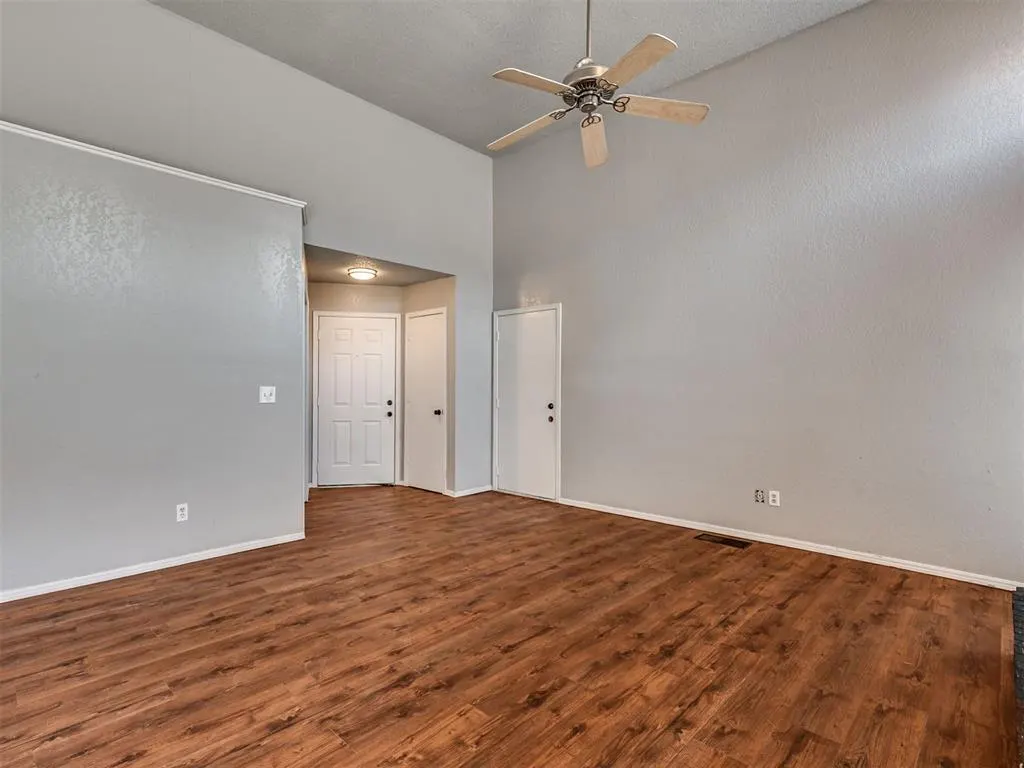 Photo 5 — 7712 Doris Drive, Oklahoma City, OK 73162