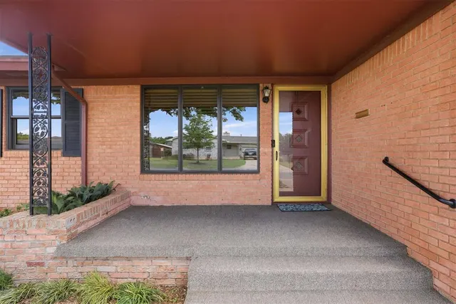 Photo 6 — 130 Lakeside Drive, Altus, OK 73521
