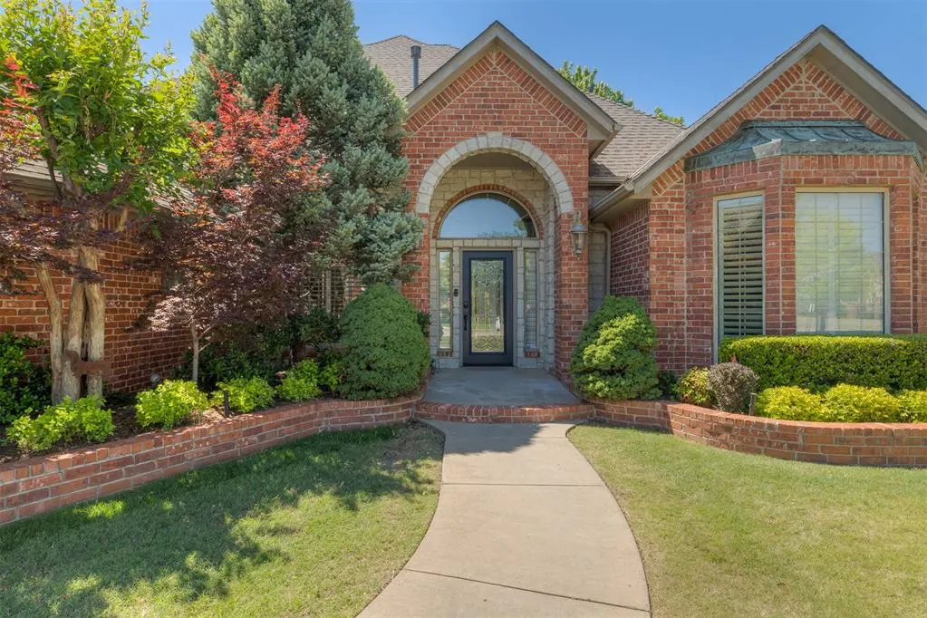 Photo 5 — 10901 Winelake Drive, Oklahoma City, OK 73170