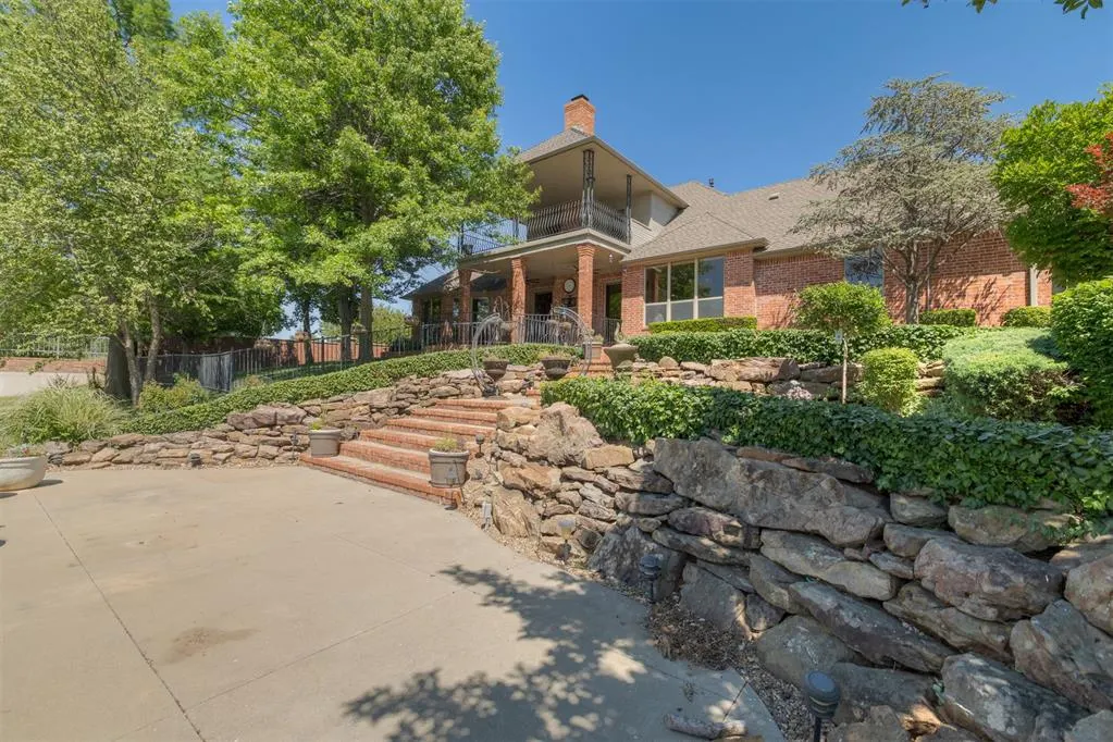 Photo 12 — 10901 Winelake Drive, Oklahoma City, OK 73170