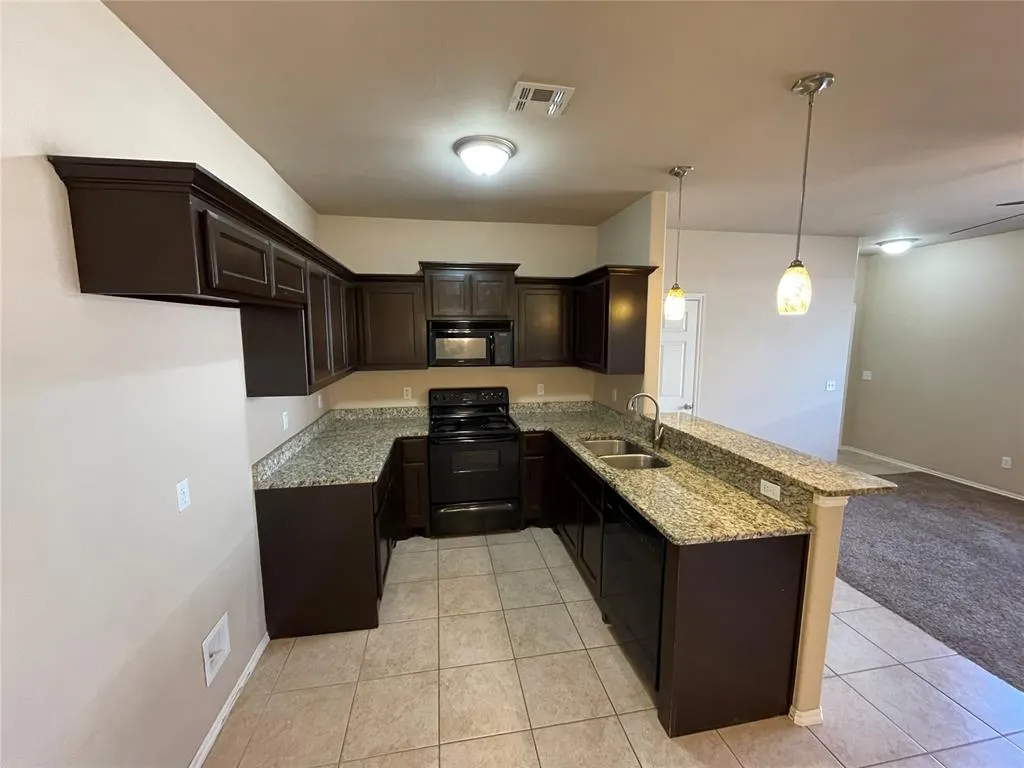 Photo 7 — 700 NE 20th Terrace, Newcastle, OK 73065