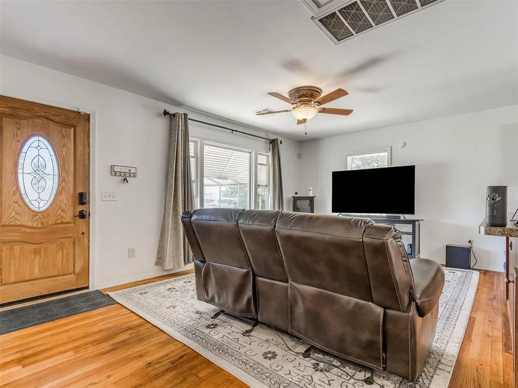 Photo 11 — 619 Villa Drive, Norman, OK 73071