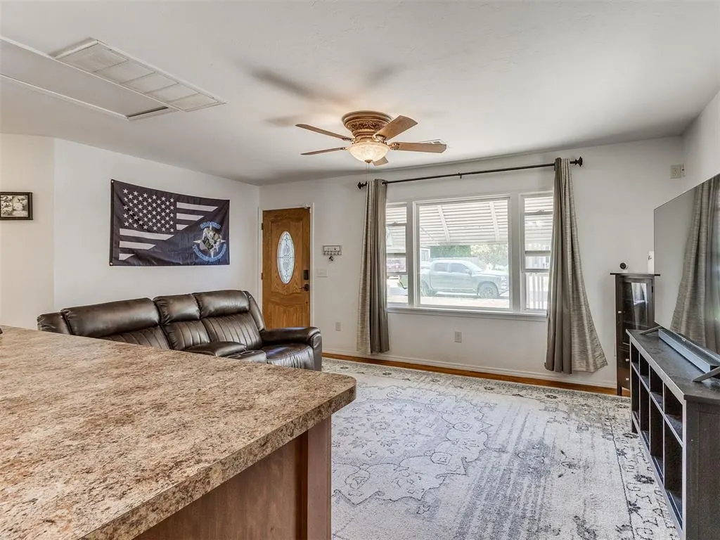 Photo 15 — 619 Villa Drive, Norman, OK 73071