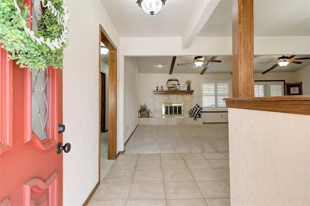 Photo 2 — 10201 Kingsgate Drive, Oklahoma City, OK 73159