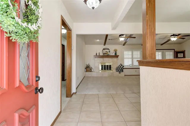 Photo 2 — 10201 Kingsgate Drive, Oklahoma City, OK 73159