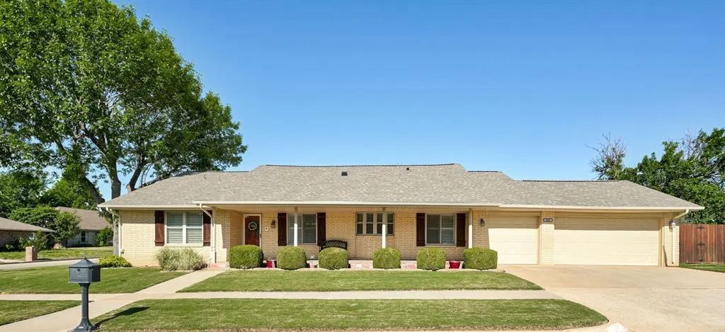 Photo 33 — 10201 Kingsgate Drive, Oklahoma City, OK 73159