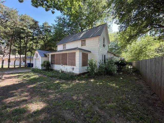 Front exterior — 217 S Lowry Street, Stillwater, OK 74074