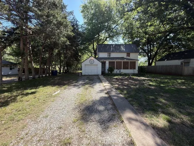 Photo 4 — 217 S Lowry Street, Stillwater, OK 74074