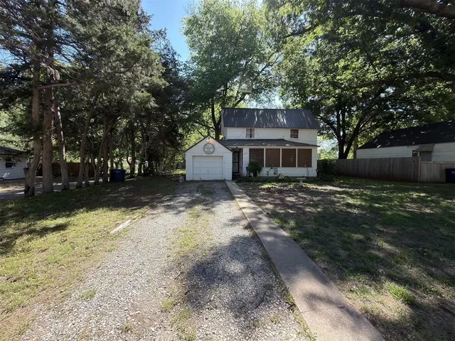 Photo 5 — 217 S Lowry Street, Stillwater, OK 74074