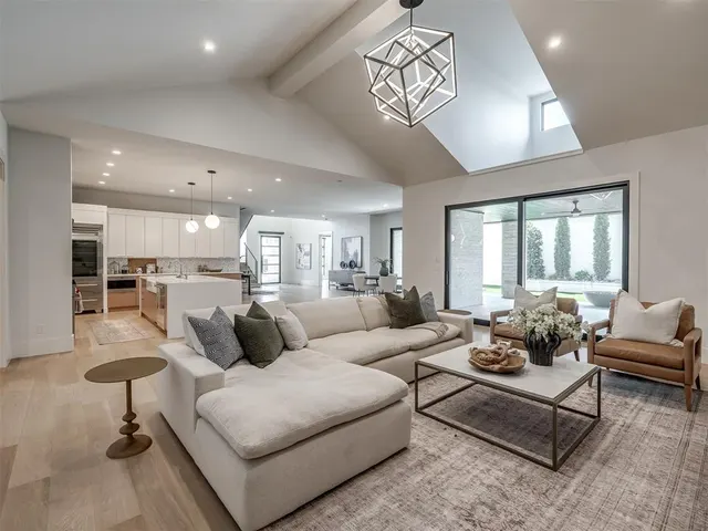 Photo 6 — 15613 Woodleaf Lane, Edmond, OK 73013