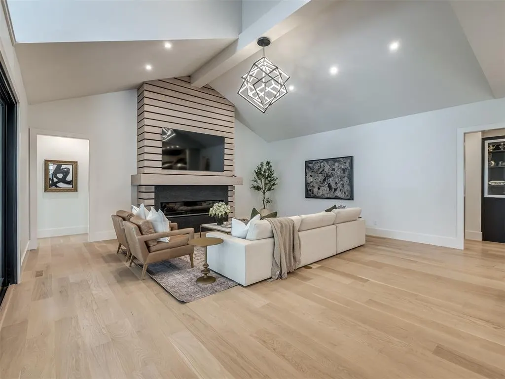 Photo 7 — 15613 Woodleaf Lane, Edmond, OK 73013