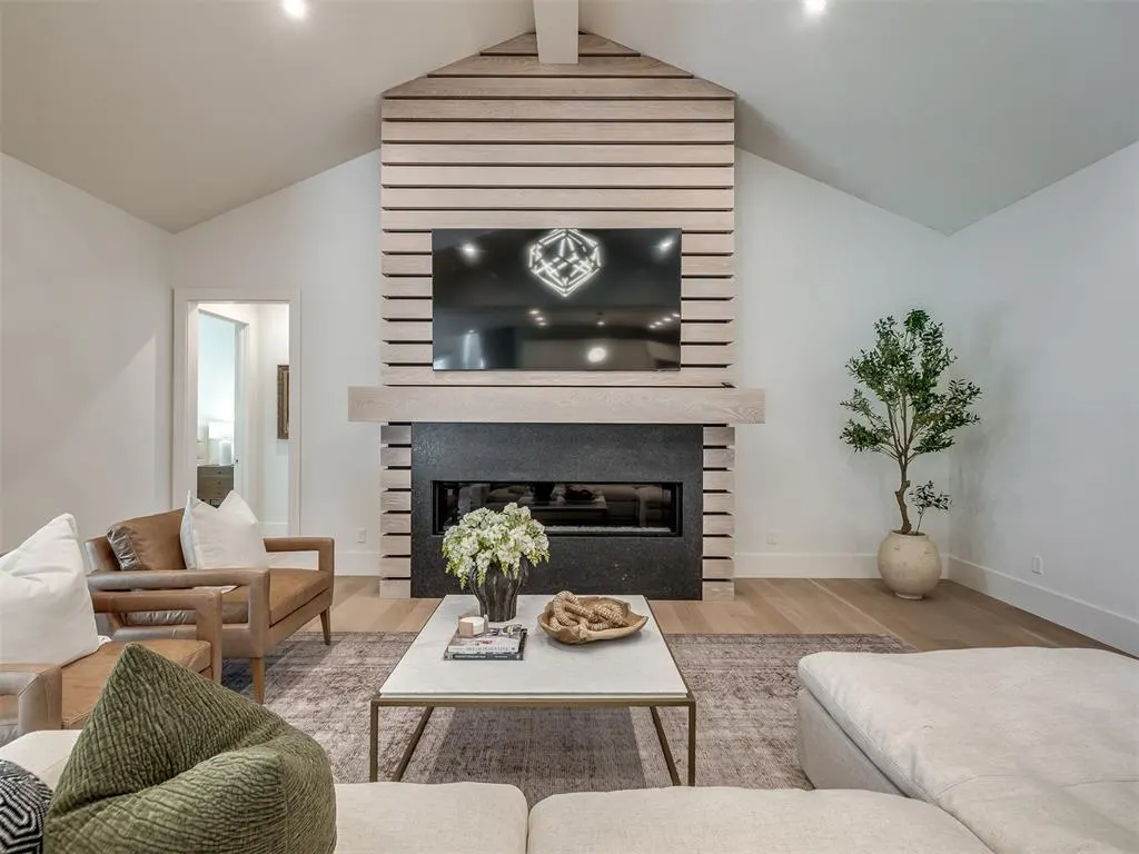 Photo 8 — 15613 Woodleaf Lane, Edmond, OK 73013