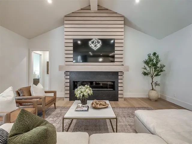 Photo 8 — 15613 Woodleaf Lane, Edmond, OK 73013