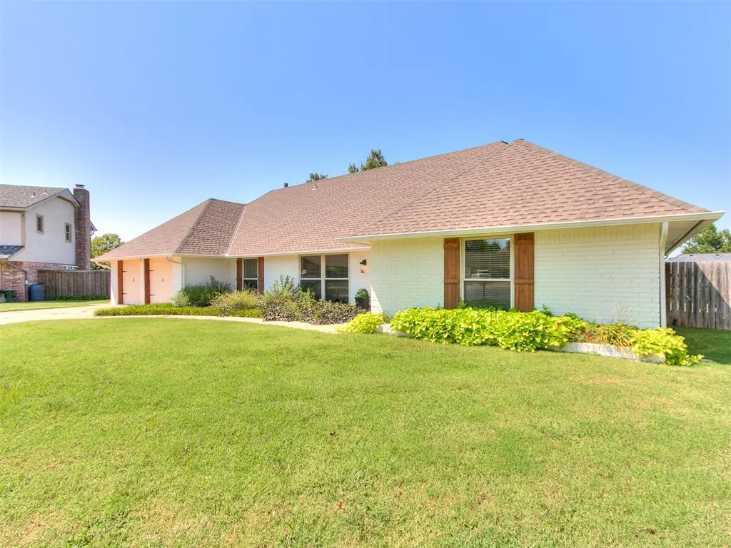 Photo 2 — 2341 NW 120th Circle, Oklahoma City, OK 73120