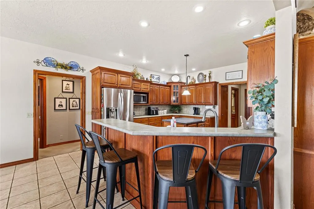 Photo 10 — 1909 Saber Lane, Weatherford, OK 73096