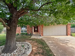 Sold home at 398 NE 9th Place