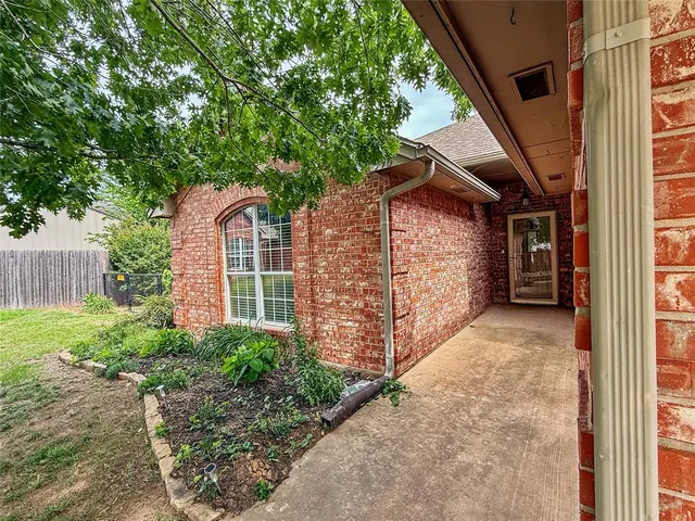 Photo 4 — 398 NE 9th Place, Newcastle, OK 73065