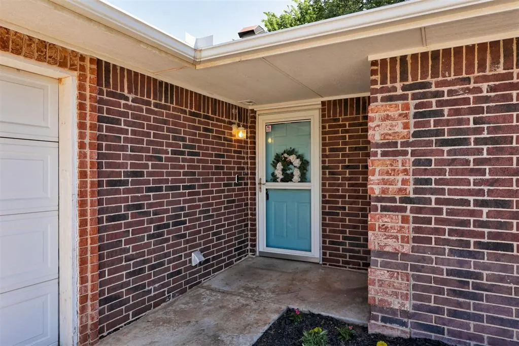 Photo 2 — 424 Victory Road, Edmond, OK 73003