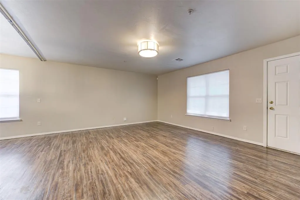 Photo 5 — 424 Victory Road, Edmond, OK 73003