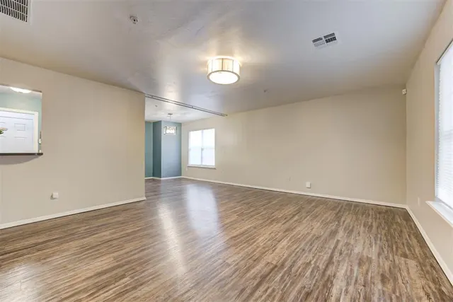 Photo 6 — 424 Victory Road, Edmond, OK 73003